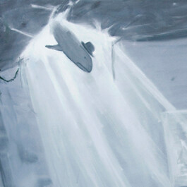 Gemälde von einem Hai in einem Ausstellungsraum, der unter Wasser steht. 