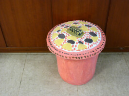 Papierkorb aus Pappmache