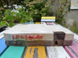 Nintendo-Playstation aus Ton.