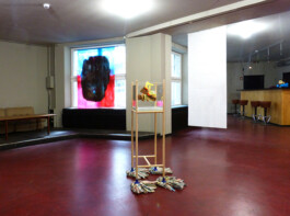 Ausstellungsansicht: Silikonbilder und Objekte.