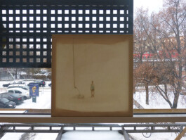 Malerei vor dem Fenster.